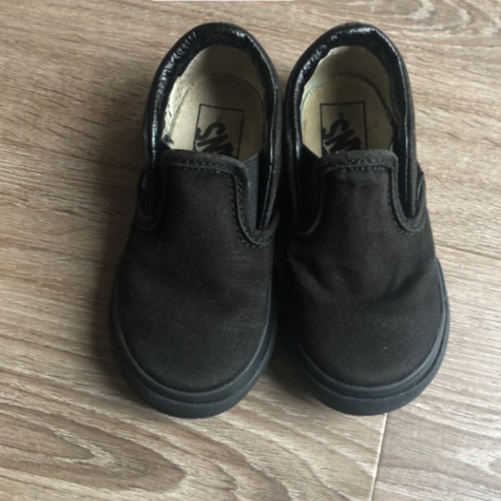 Vans. 6.5. GUC.